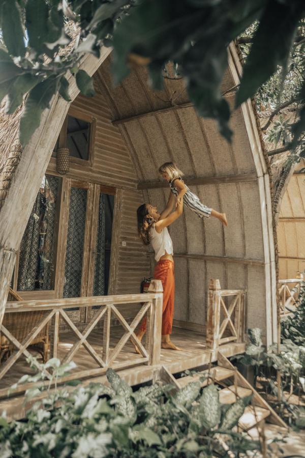 Flowers & Fire Yoga Garden Gili Air Exteriér fotografie