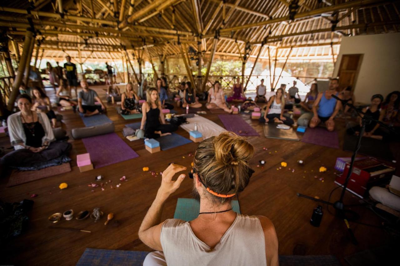 Flowers & Fire Yoga Garden Gili Air Exteriér fotografie